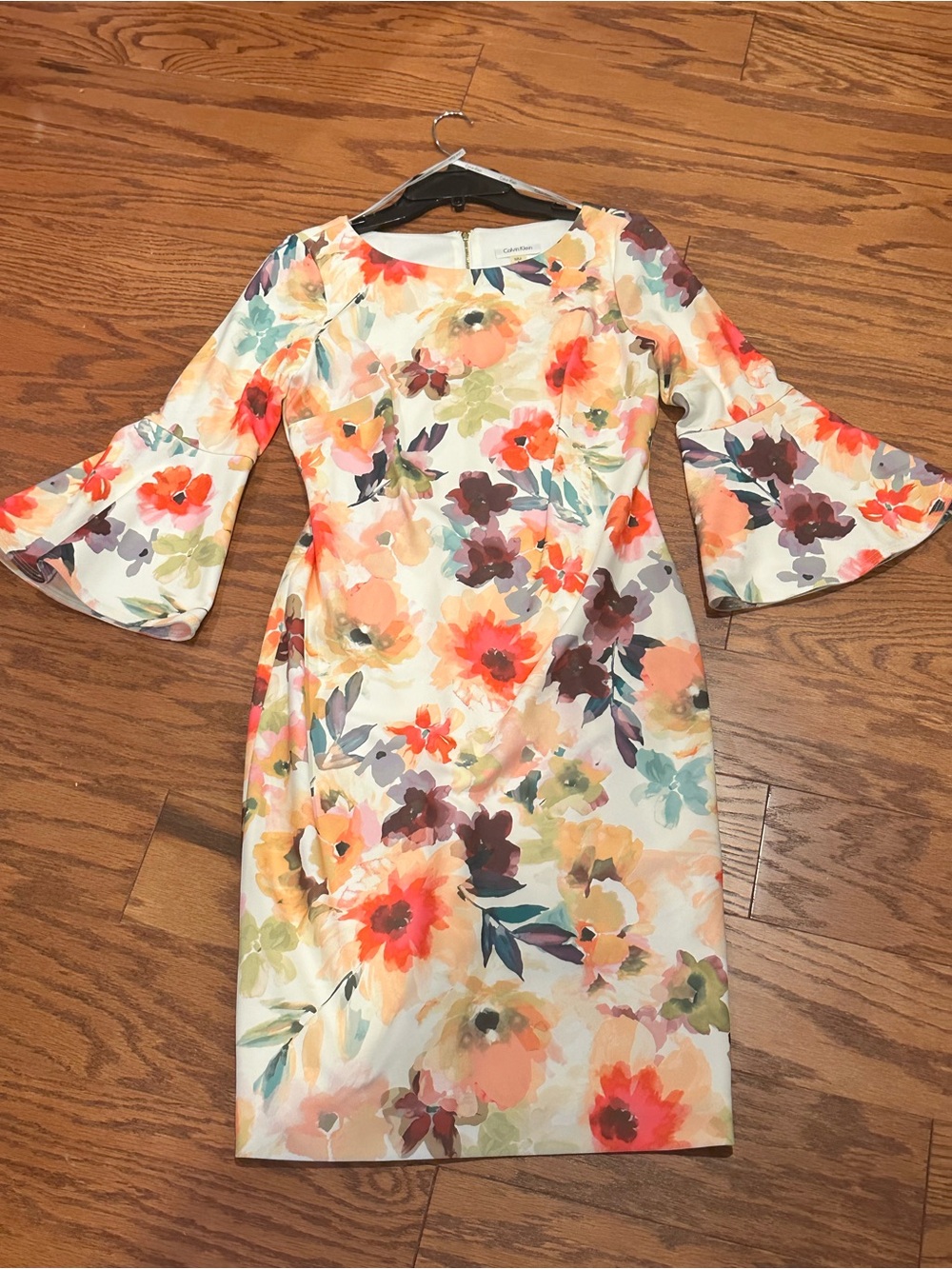 Calvin Klein Form Flattering Floral Print Dress, Ruffle Style Sleeves, Size 8